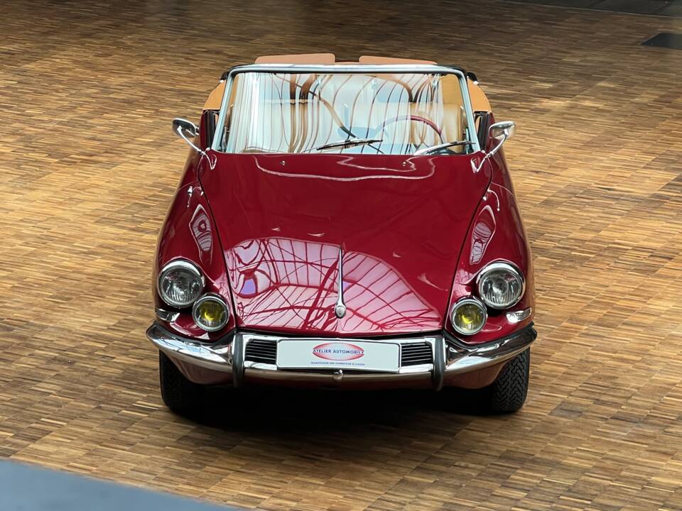 Immagine 5/33 di Citroën DS 19 Usine (1963)