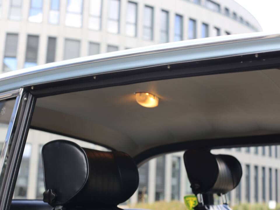 Image 29/56 of Peugeot 404 Coupé (1968)