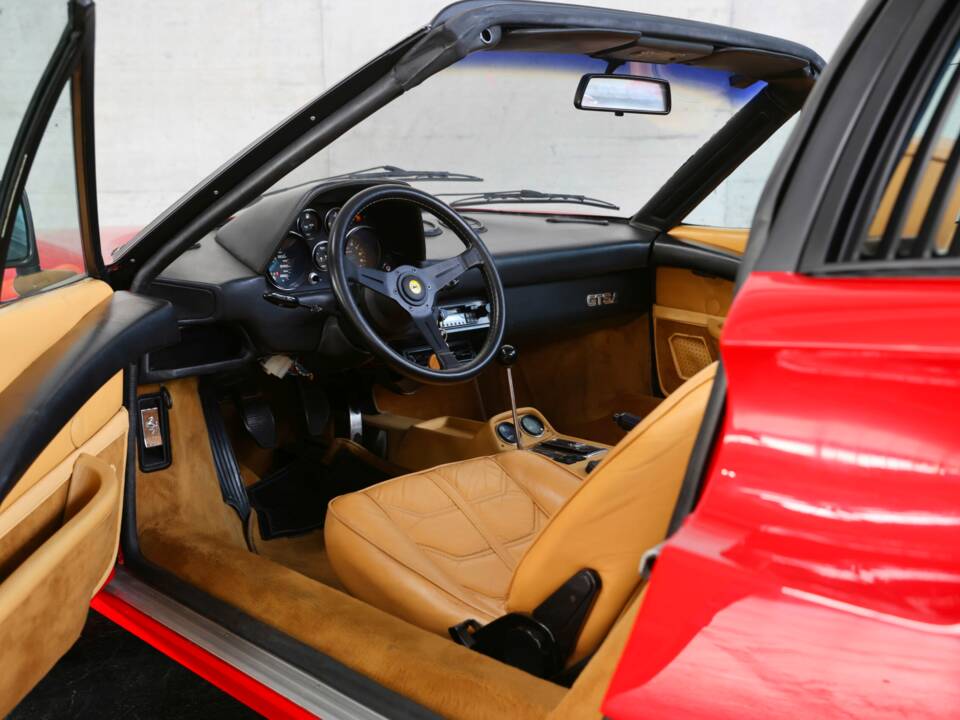 Image 26/50 of Ferrari 308 GTSi (1982)