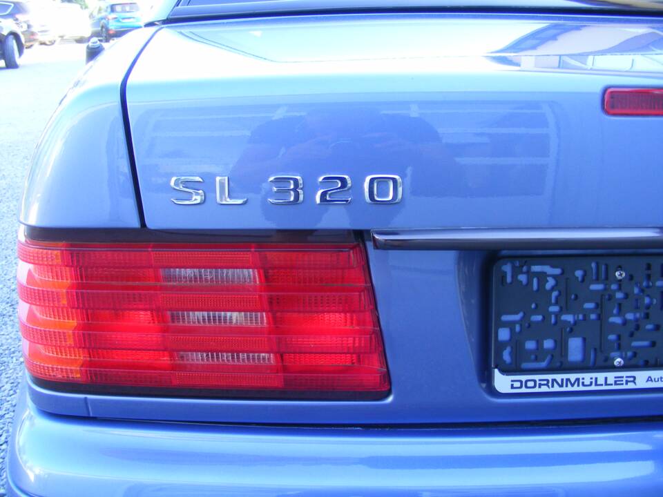 Immagine 18/39 di Mercedes-Benz SL 320 (1997)