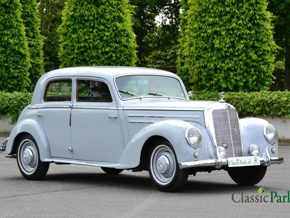 Image 6/50 of Mercedes-Benz 220 (1952)