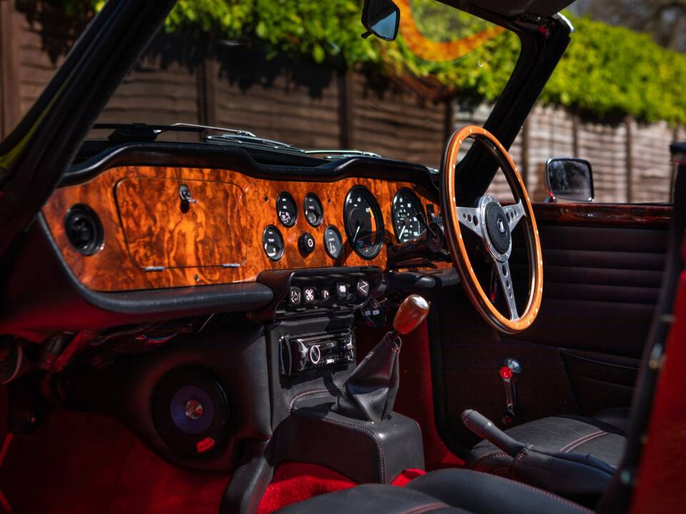 Image 4/41 of Triumph TR 6 (1972)