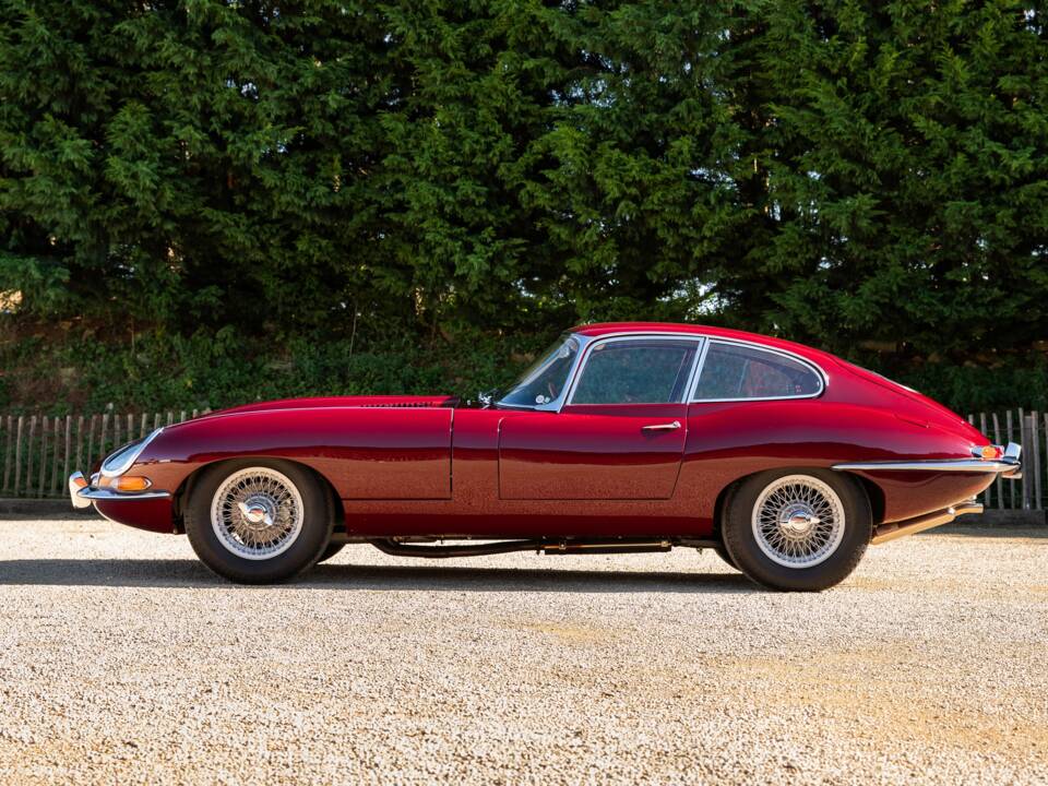 Image 2/50 de Jaguar Type E 3.8 (1962)