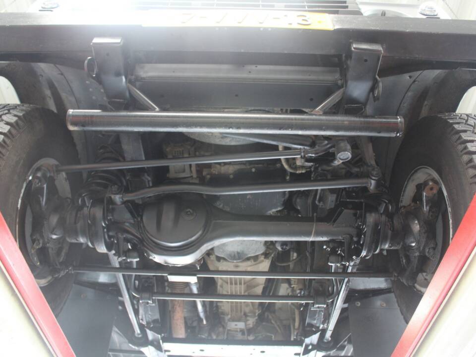 Image 9/50 of Land Rover Defender 90 (2013)