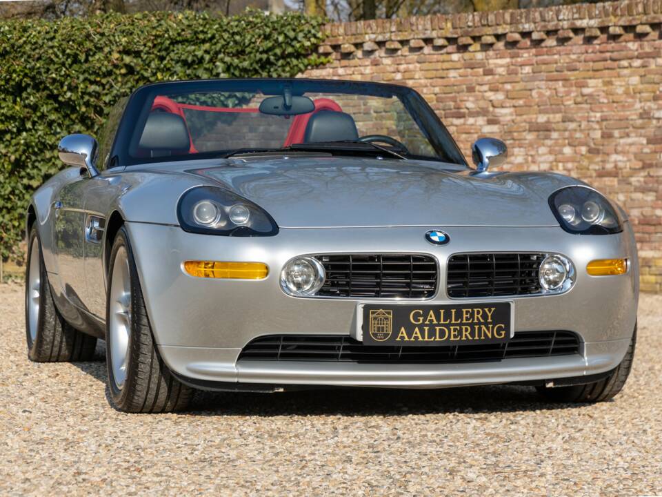 Image 41/50 of BMW Z8 (2002)
