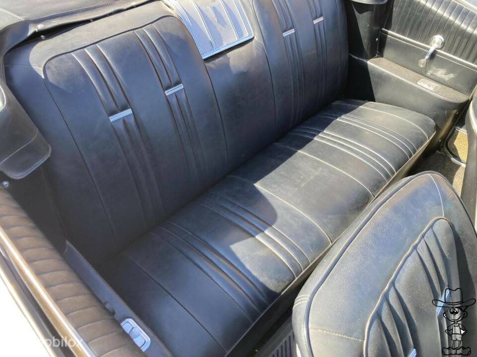 Image 22/50 of Pontiac Parisienne (1967)