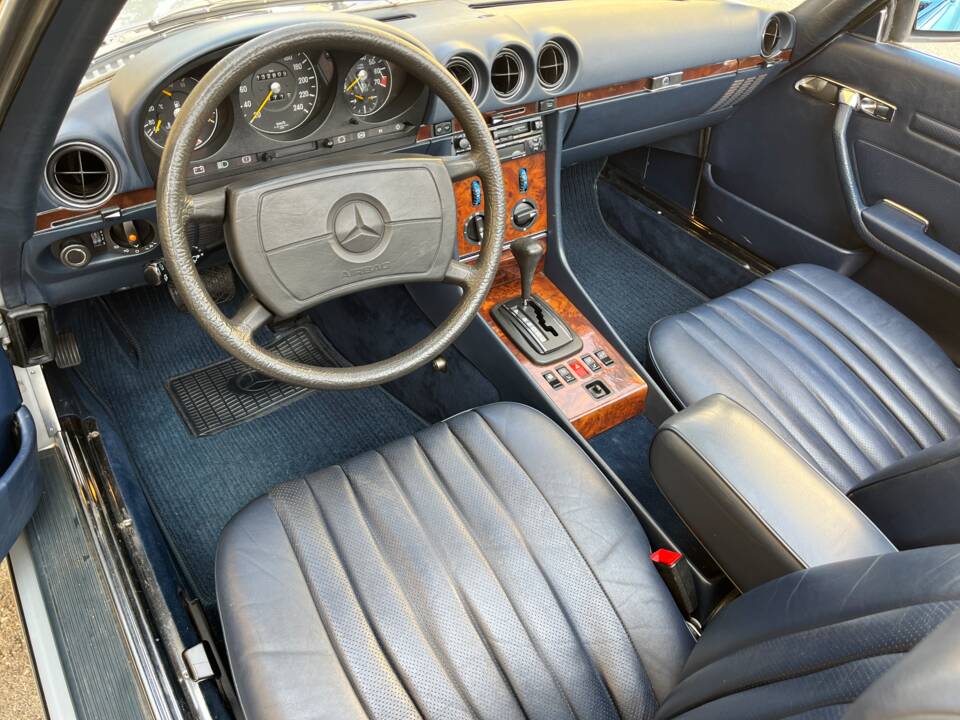 Image 33/77 of Mercedes-Benz 280 SL (1984)