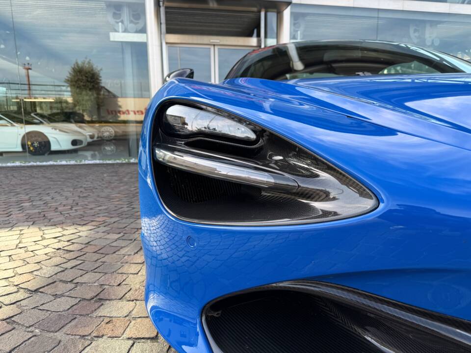 Immagine 10/30 di McLaren 720S (2021)