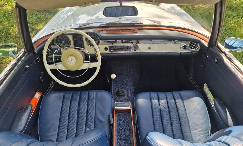 Image 27/100 de Mercedes-Benz 250 SL (1967)