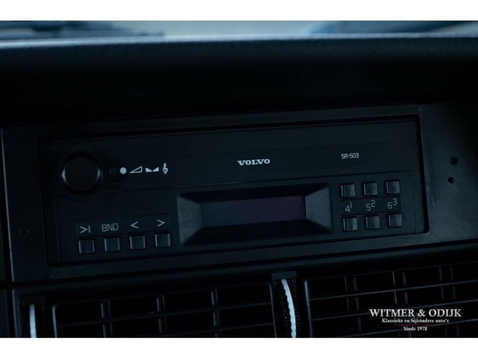 Image 25/28 of Volvo 240 (1992)