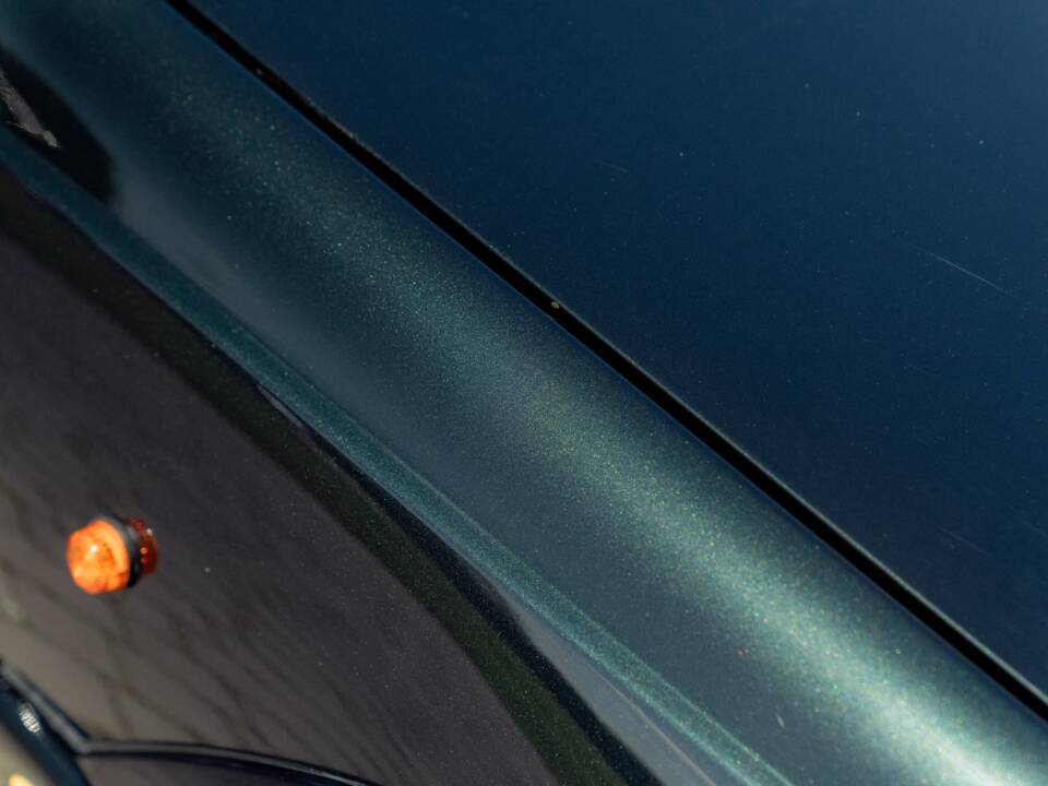 Image 73/75 of Lotus Carlton (1991)