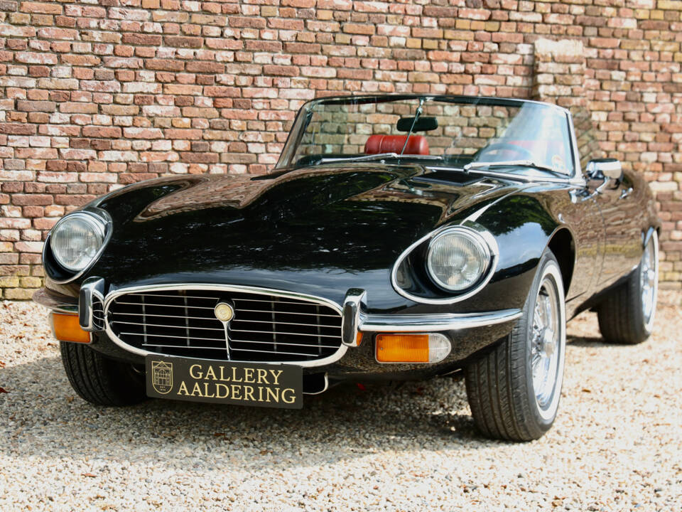 Image 18/50 of Jaguar E-Type V12 (1974)