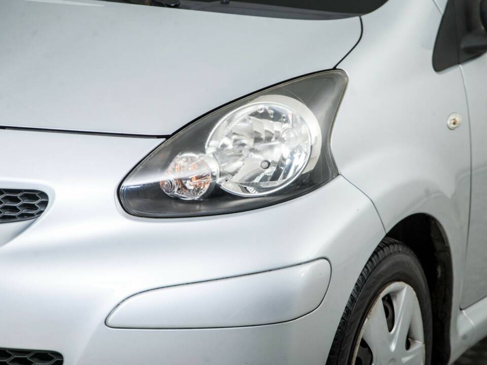 Image 21/48 of Toyota Aygo (2010)