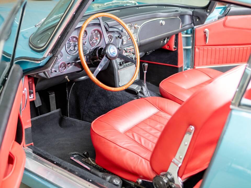 Image 10/22 of Aston Martin DB 5 (1964)