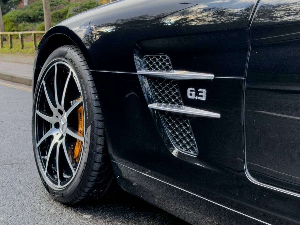 Bild 9/17 von Mercedes-Benz SLS AMG (2010)