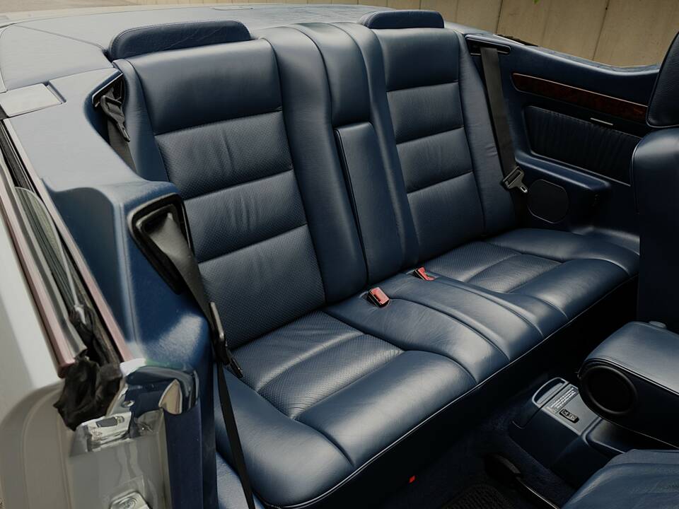 Image 25/69 of Mercedes-Benz E 320 (1994)