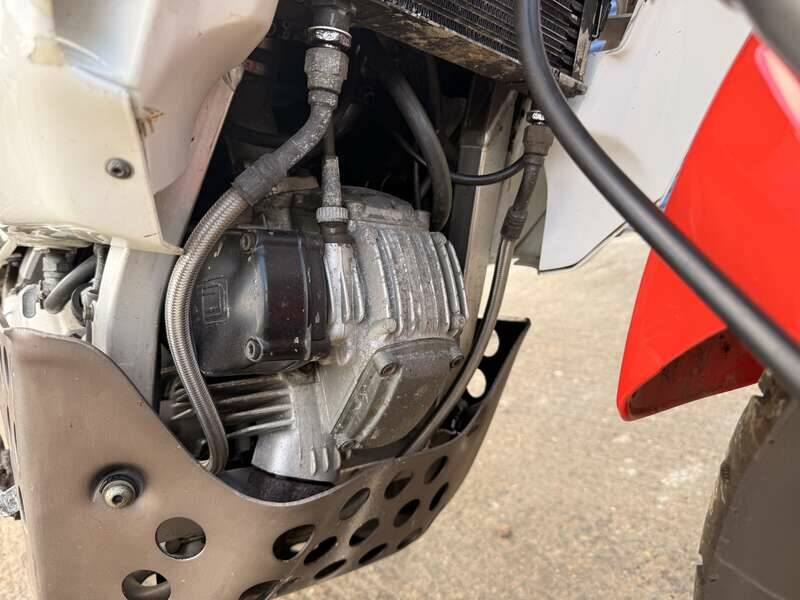 Image 17/40 of Cagiva DUMMY (1994)