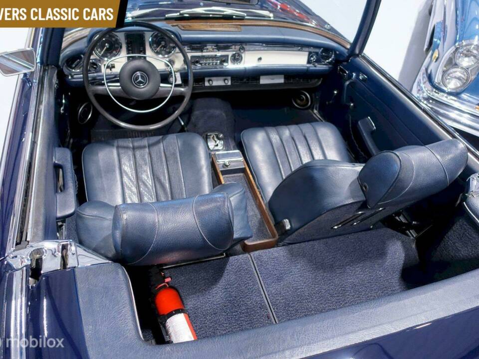 Image 9/12 of Mercedes-Benz 280 SL (1971)