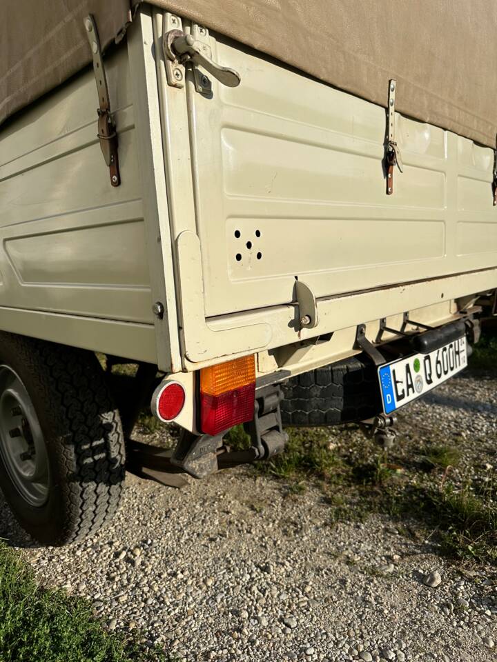 Imagen 16/19 de Peugeot 404 Camionnette Bâchée (1976)