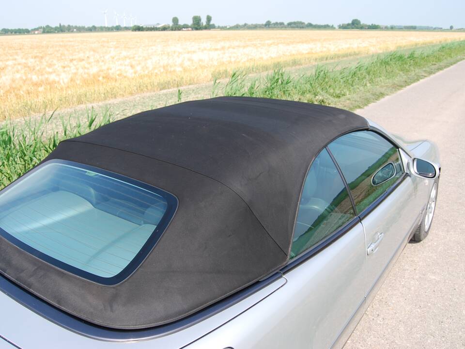 Image 44/46 of Mercedes-Benz CLK 200 (1999)