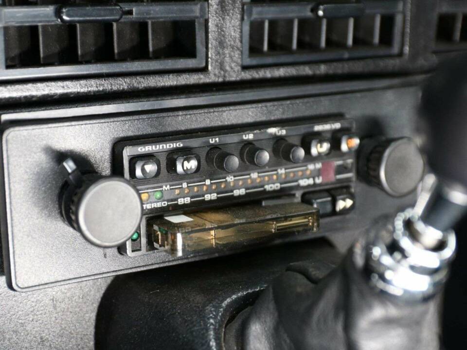 Image 19/49 de Jaguar Type E V12 (1974)