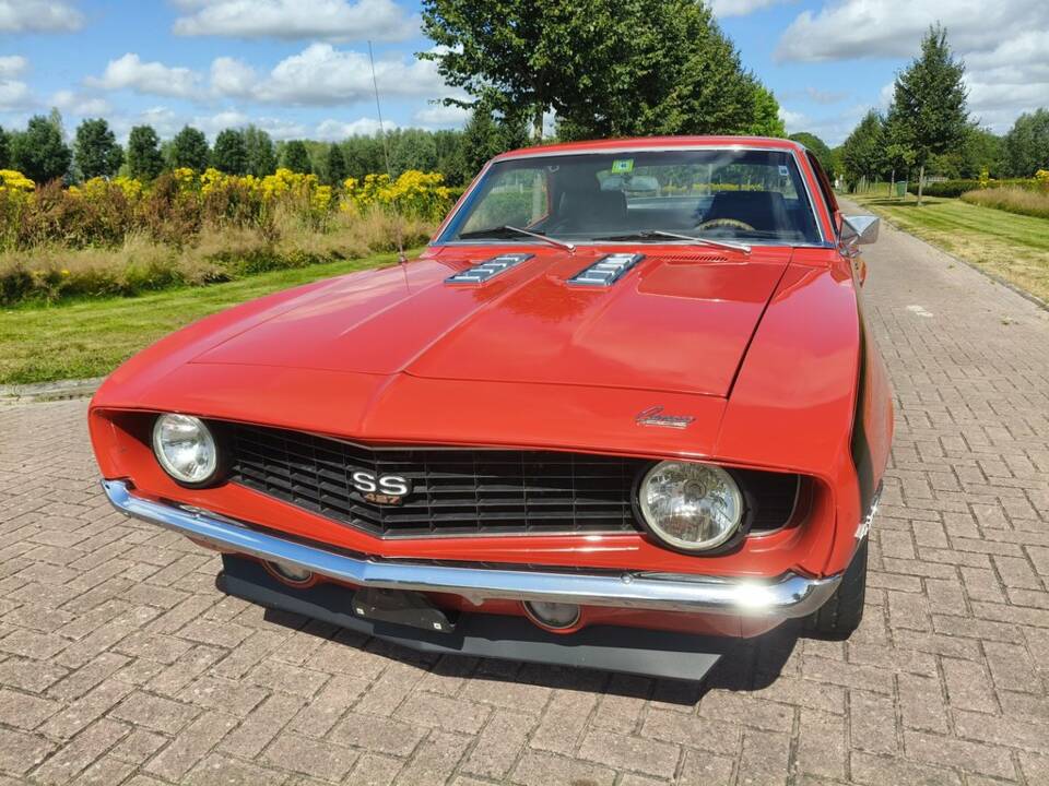 Image 4/8 of Chevrolet Camaro SS 427 (1969)