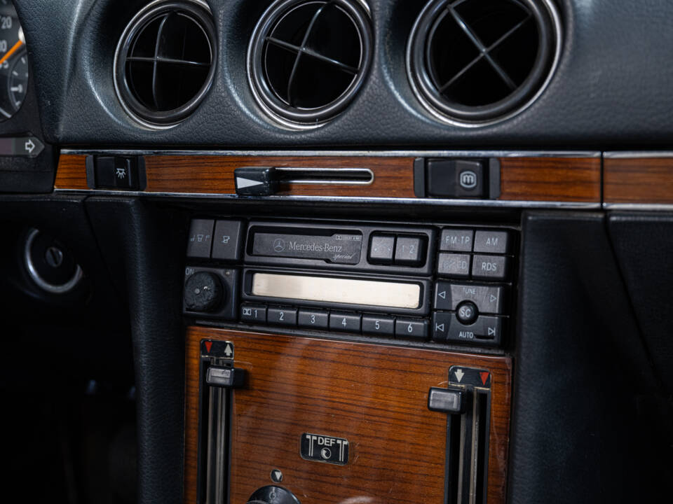 Image 18/43 de Mercedes-Benz 350 SL (1978)