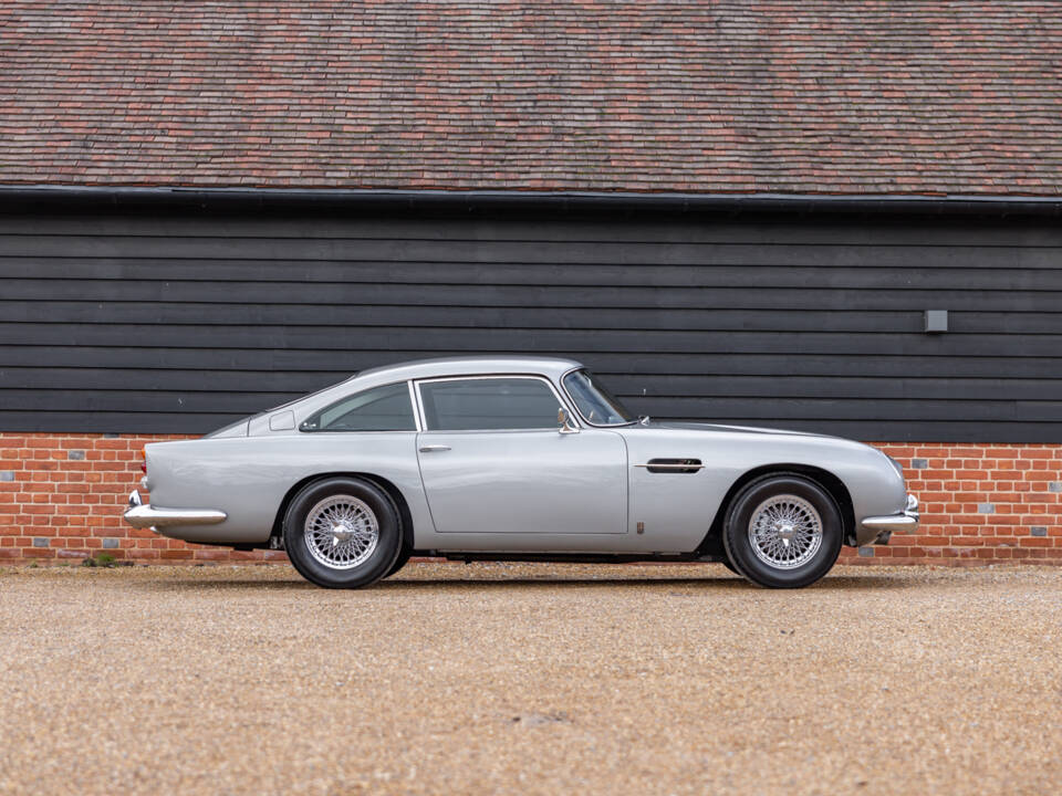 Imagen 3/72 de Aston Martin DB 5 (1965)
