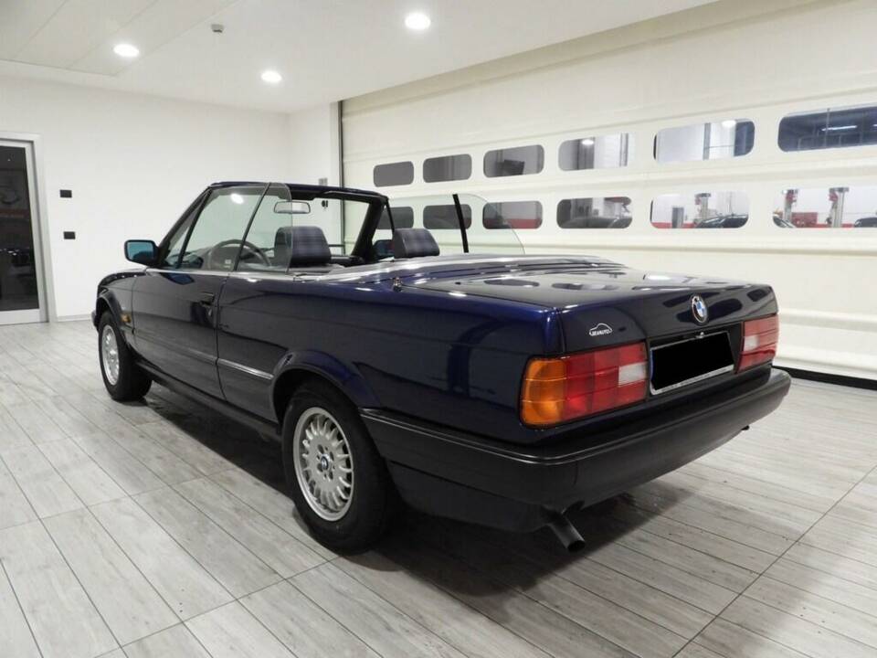 Image 3/15 of BMW 318i (1991)