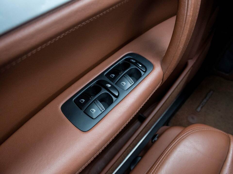 Image 24/45 of Porsche Cayenne Turbo (2009)