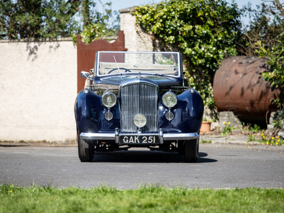 Afbeelding 7/45 van Bentley Mark VI Vanden Plas DHC (1947)