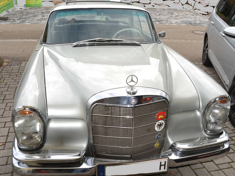 Image 3/18 of Mercedes-Benz 250 SE (1967)