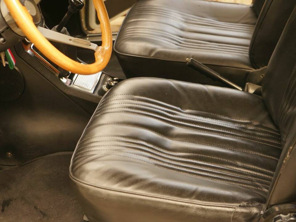 Image 90/100 of Alfa Romeo Giulia Nuova Super 1300 (1977)