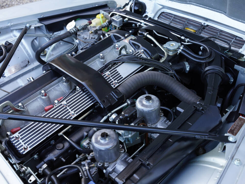Bild 17/50 von Jaguar XJ 6 C 4.2 (1975)