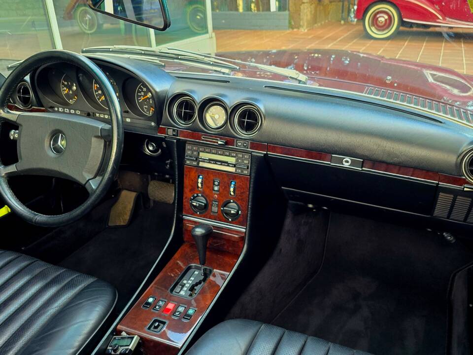 Image 23/34 of Mercedes-Benz 500 SL (1986)
