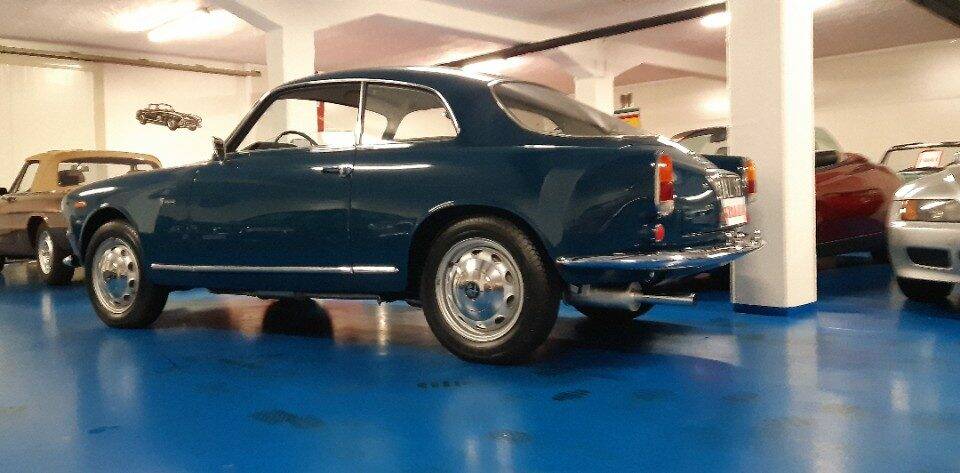 Image 18/33 of Alfa Romeo Giulia 1600 Sprint (1963)