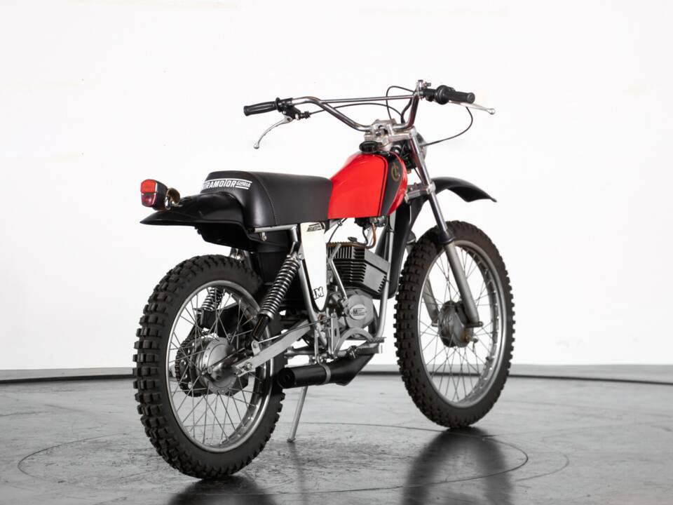 Imagen 3/19 de Intramotor Gloria 50 (1976)