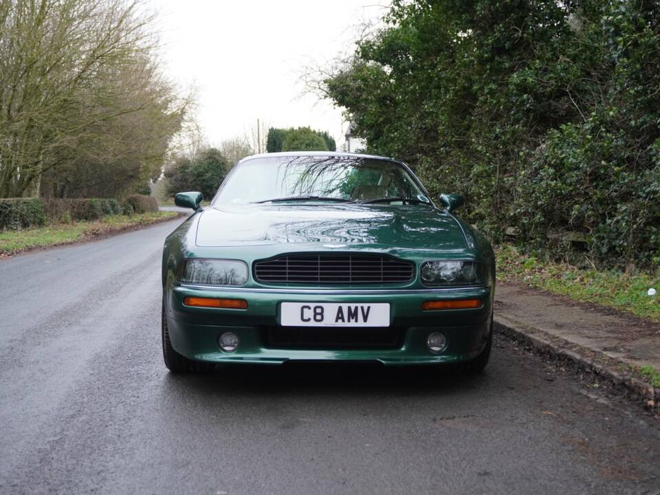 Image 2/19 of Aston Martin V8 Coupé (1996)