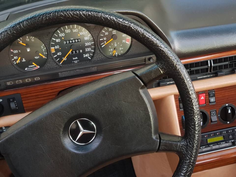 Bild 16/49 von Mercedes-Benz 280 SE (1982)