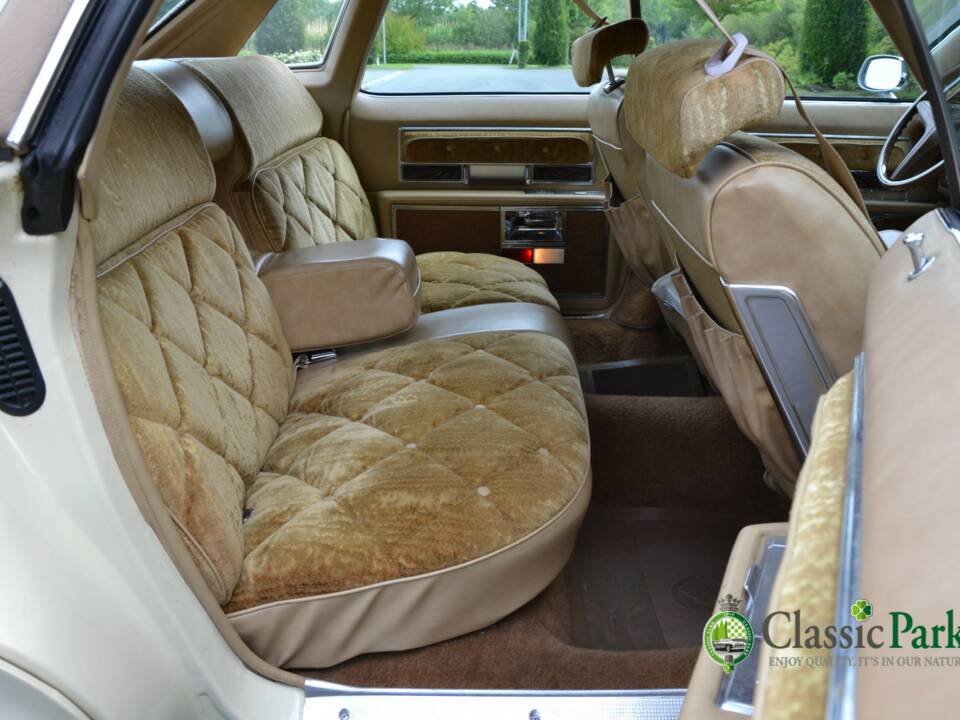 Immagine 28/50 di Buick Electra 225 Hardtop (1976)