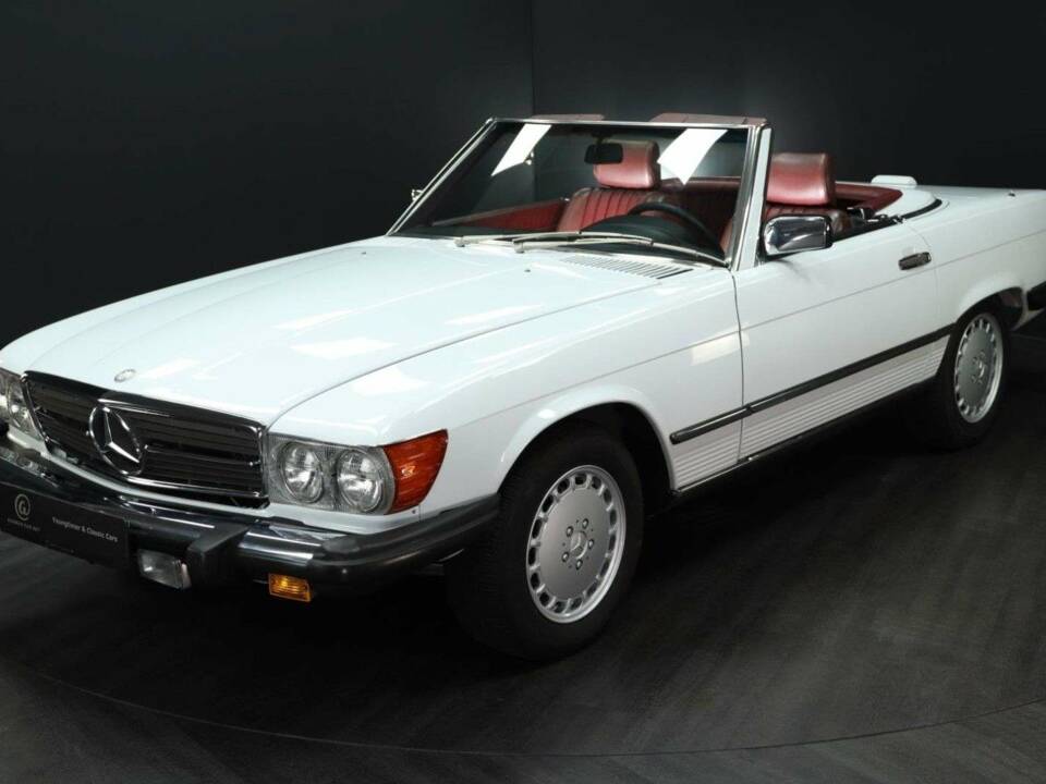 Image 1/30 of Mercedes-Benz 560 SL (1988)