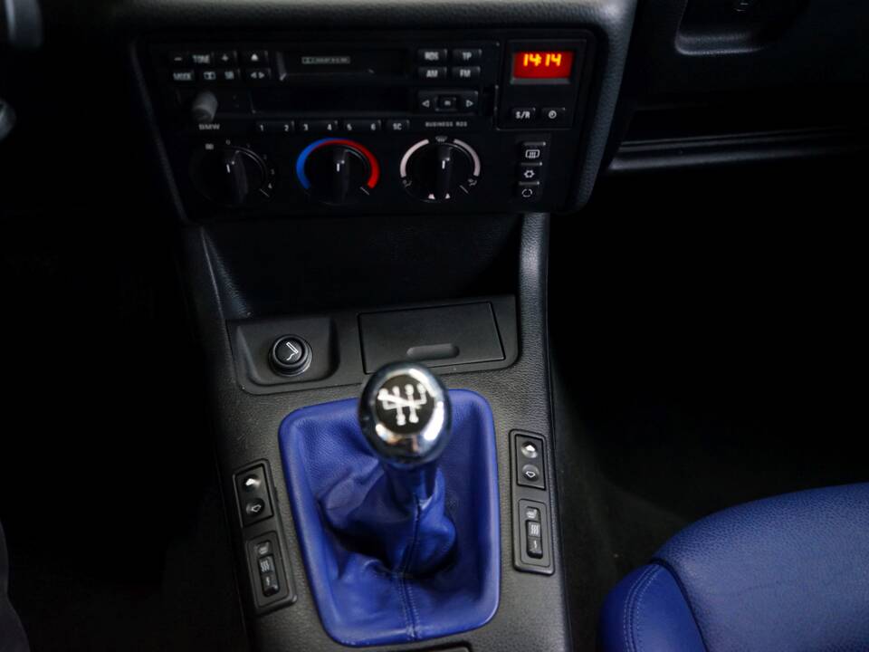 Image 22/33 of BMW 323ti Compact (1999)