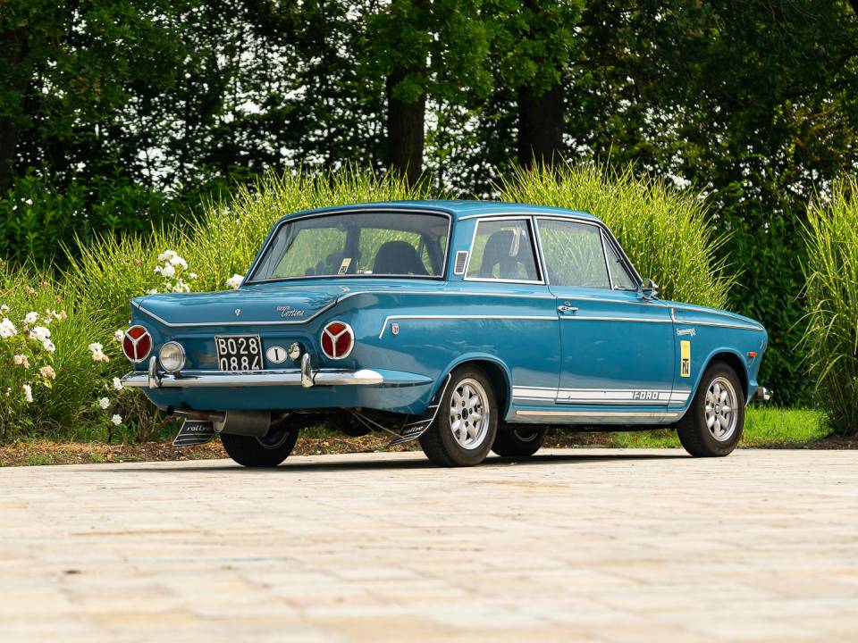 Image 5/50 of Ford Cortina GT (1965)