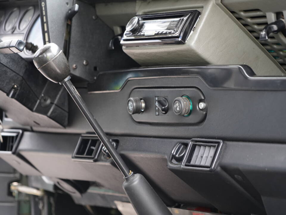 Image 9/35 de Land Rover Defender 90 (1998)