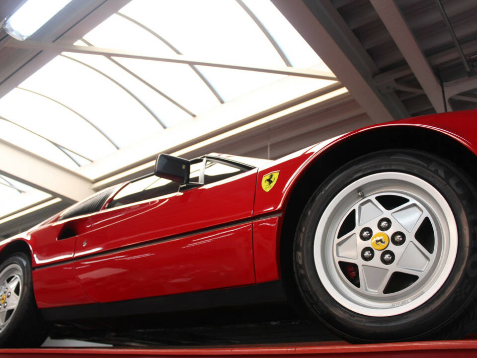 Bild 7/50 von Ferrari 328 GTS (1989)