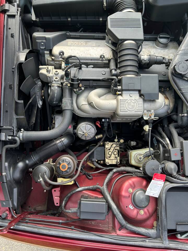 Image 33/51 of BMW 535i (1991)
