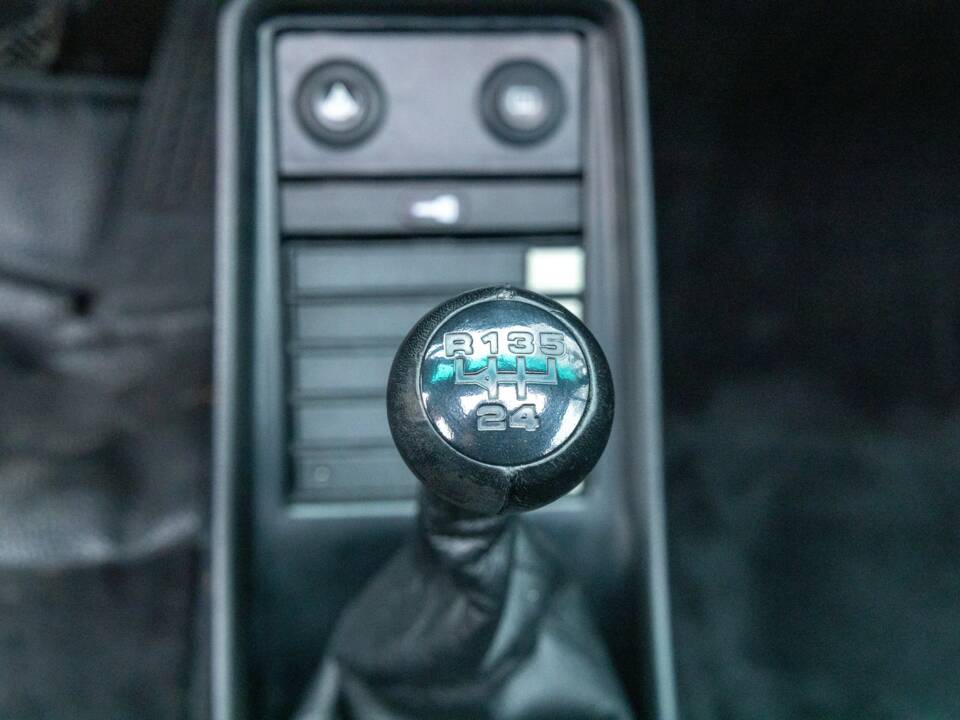 Bild 44/50 von Porsche 911 Carrera 3.2 (1988)