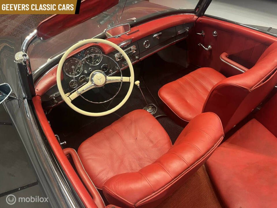 Image 38/50 of Mercedes-Benz 190 SL (1961)