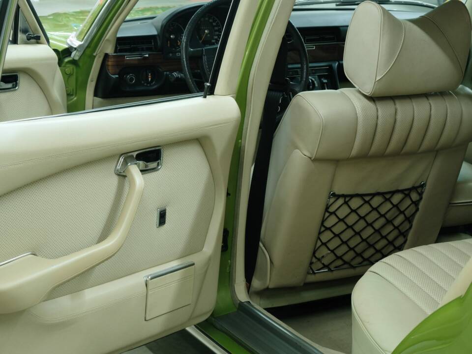 Image 27/50 de Mercedes-Benz 450 SEL 6,9 (1976)