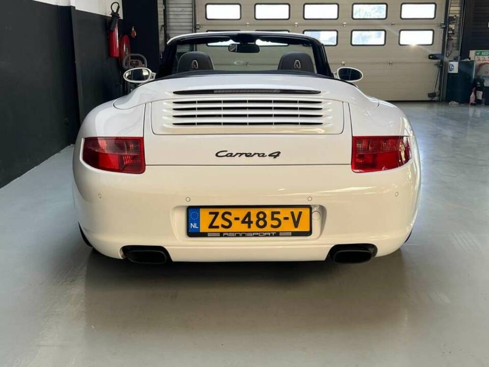 Bild 40/50 von Porsche 911 Carrera 4 (2007)